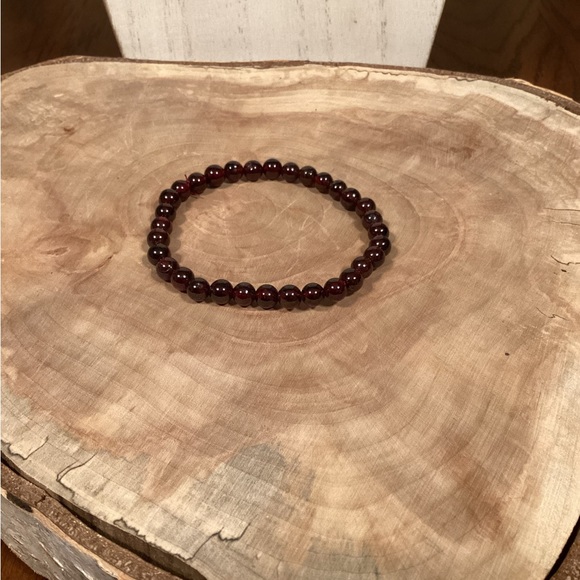 Pyrope Stretch Bracelet - Picture 3 of 3